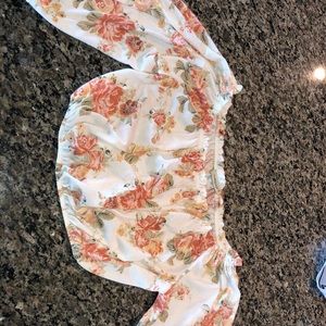 Off the shoulder loose sleeve floral top